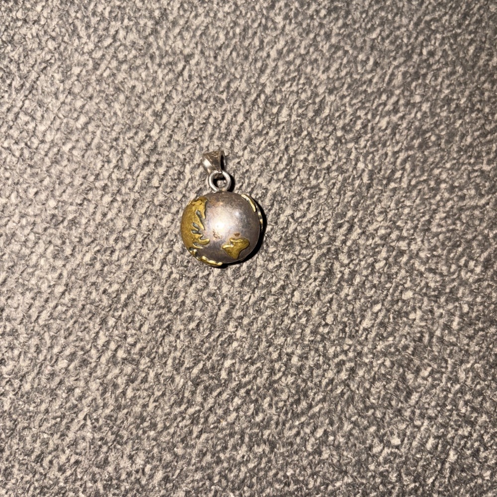 VTG 925 Sterling Silver Globe Pendant Necklace Harmony Bell Chime Travel Charm